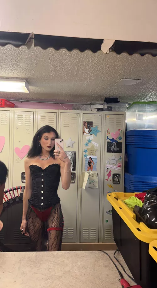 [oc] [domme] looking for a little slut to play with