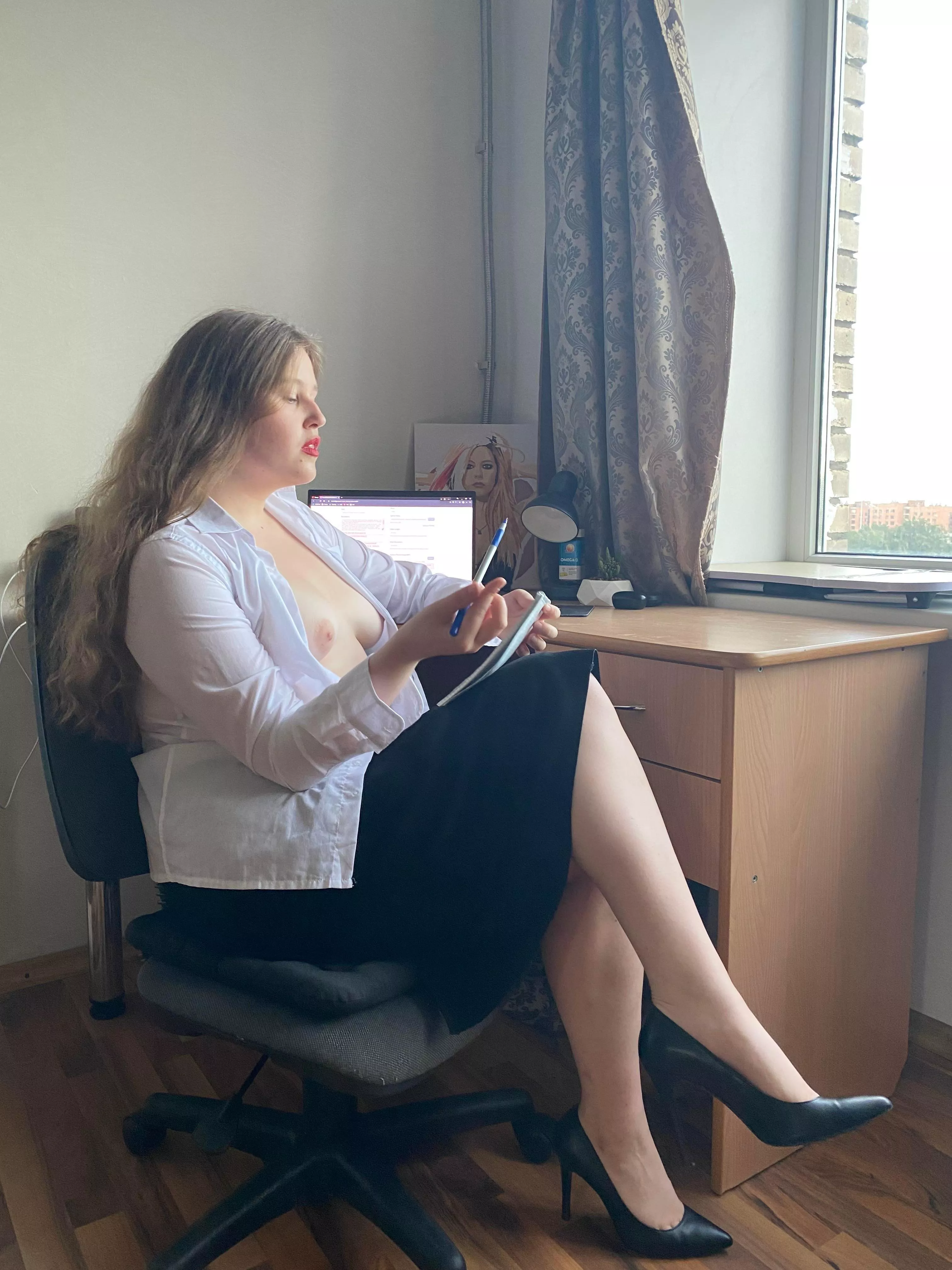 Official outfit! Would you like to work with me in the same office?