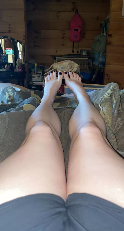 Posting my black toes again since everyone seemed to love them so much 🫶🏻