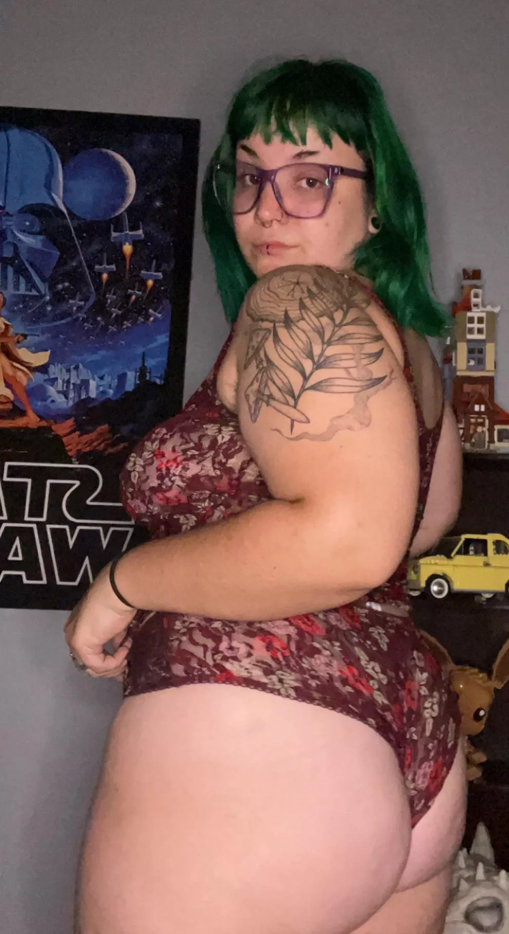 POV: your gamer g[f] gets up after 3 hours of grinding and ask if you need any water