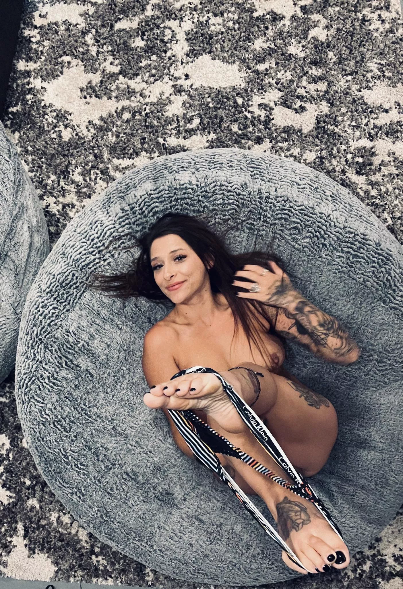 pretty black toenails