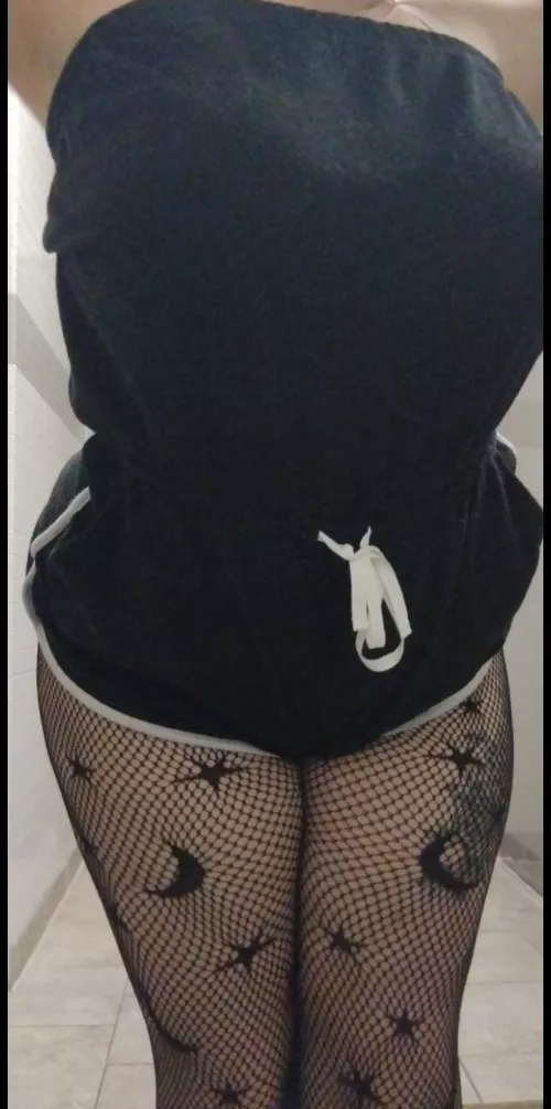 Rip these off me babies 🍑🤤