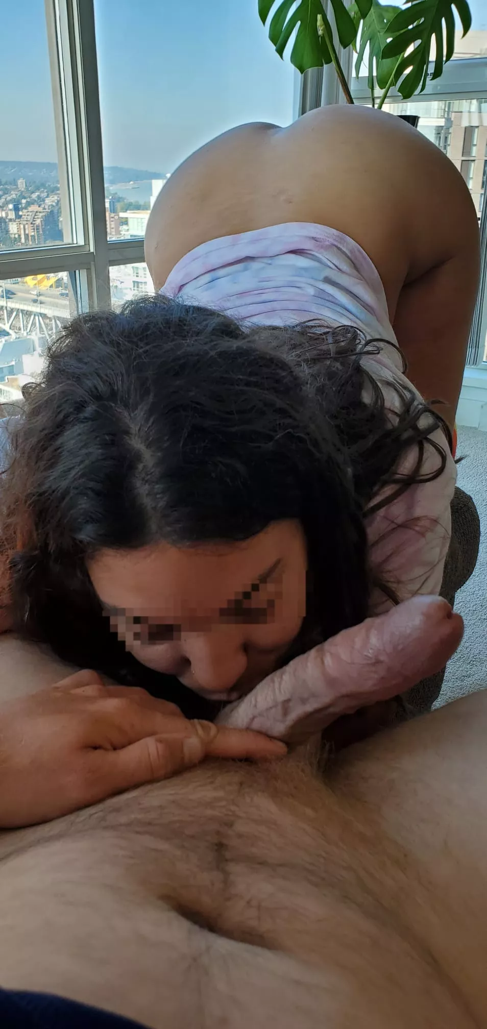 she looks so good taking care of my veiny cockk 🥰😍😈🍆