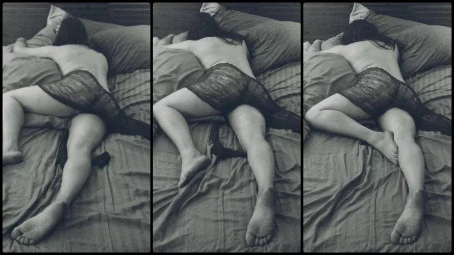 Sleep with black gauze