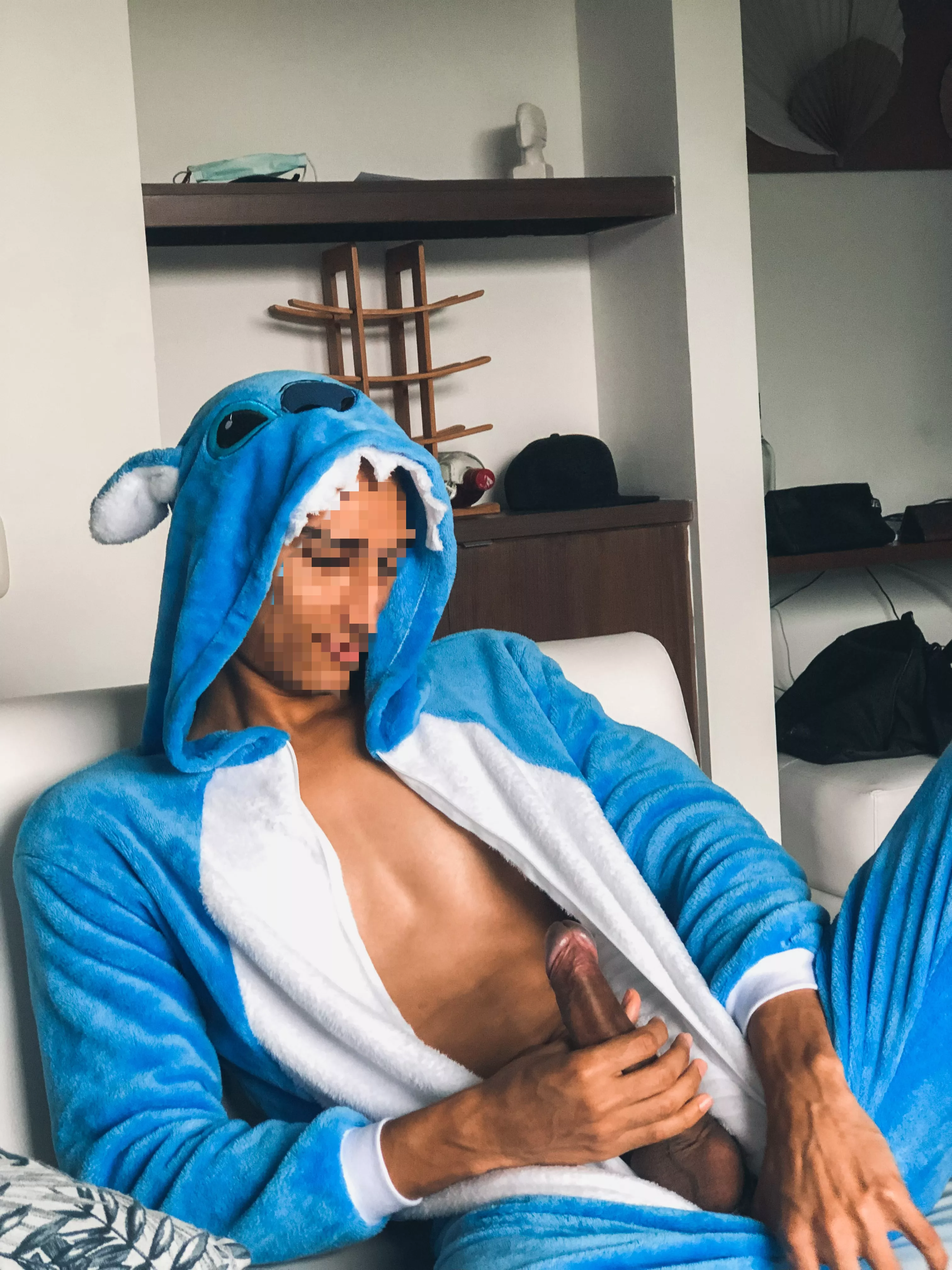 Stitch wants you to sit on his dick🍆 and break your ass🍑