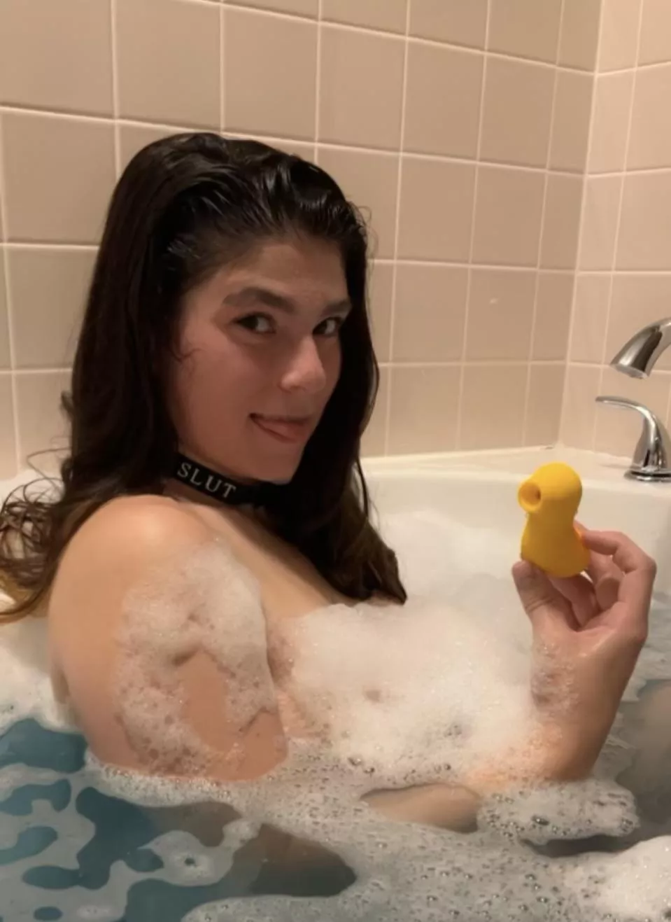 Tell your man to join @wrenchpet for some bubble fun with me😉