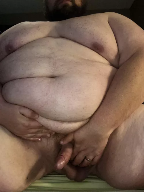 This big boy has a thick cock 🤤 Do you like?