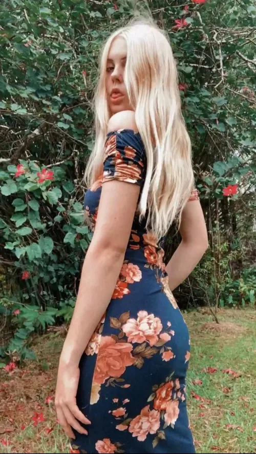 This dress kinda matches the background 🌸