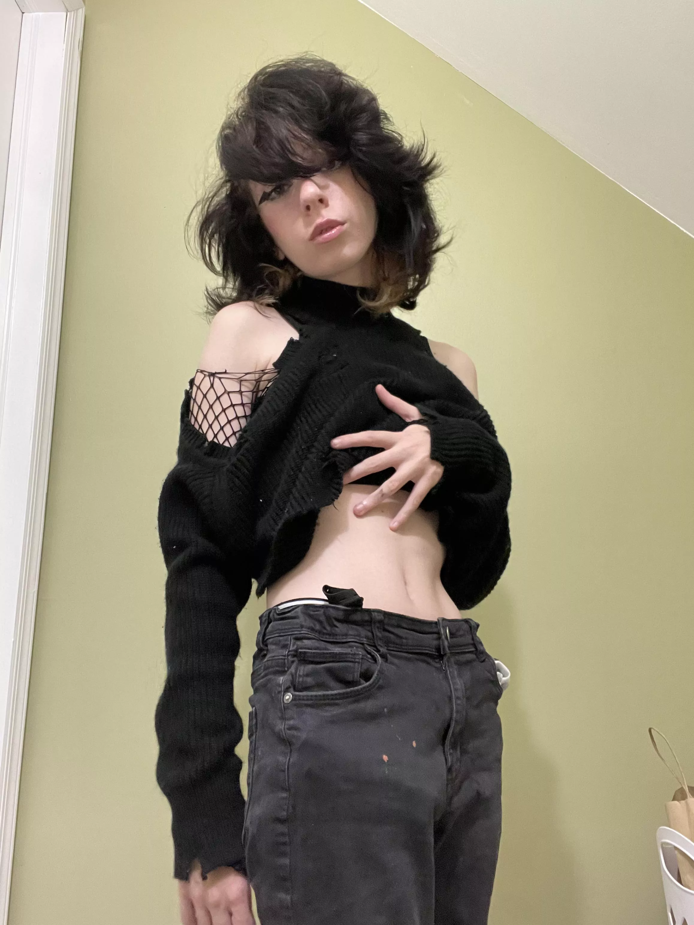 This top is so frickin cute, best thing I’ve thrifted