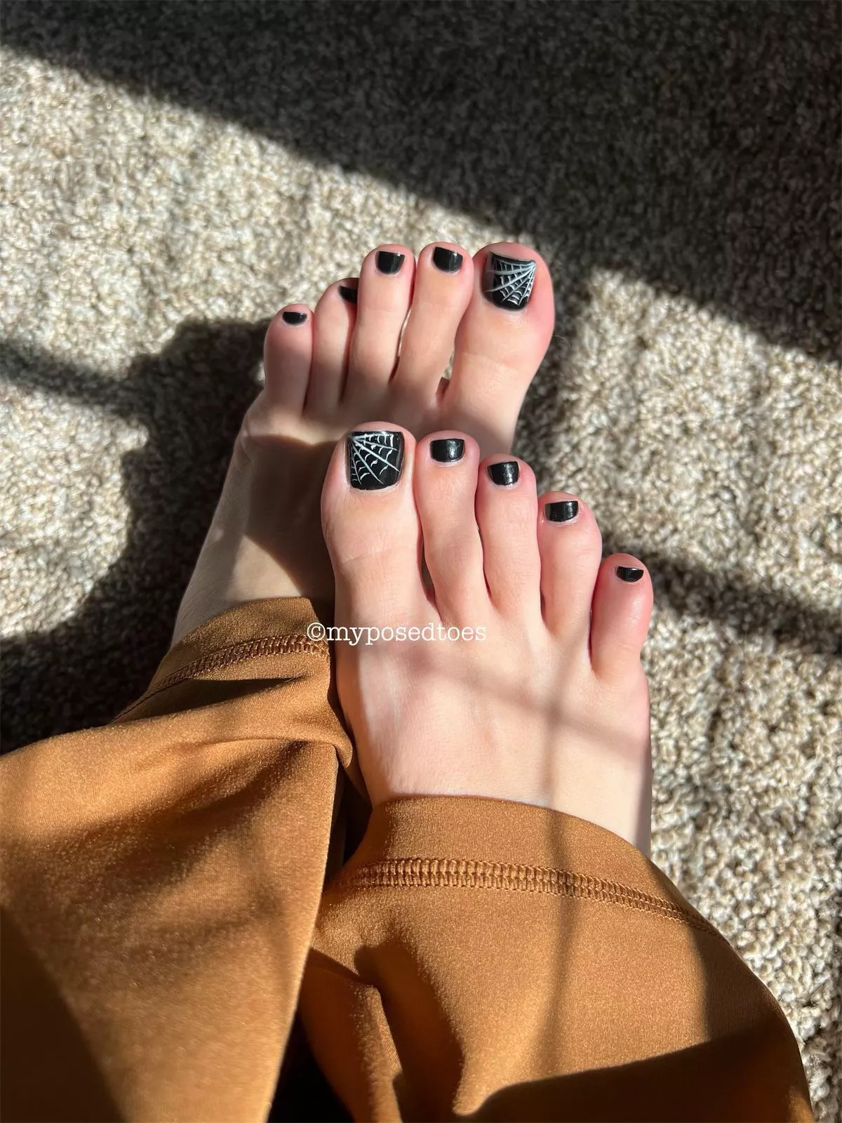 Trick or Treat, smell my feet 😉🦶