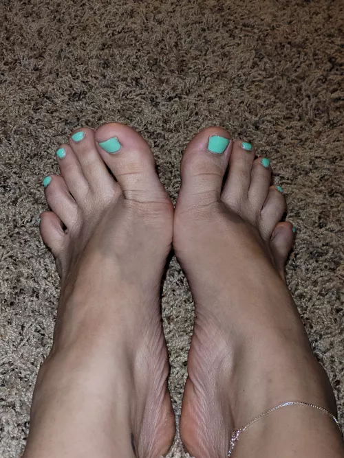 who likes the color mint green?