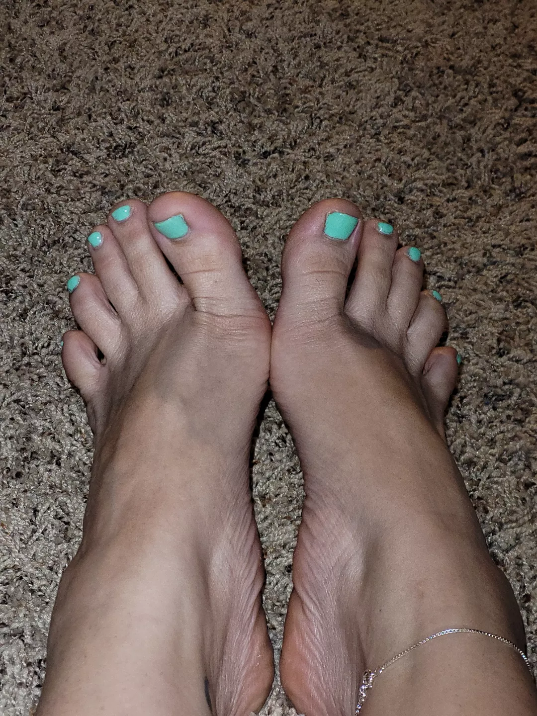 who likes the color mint green?