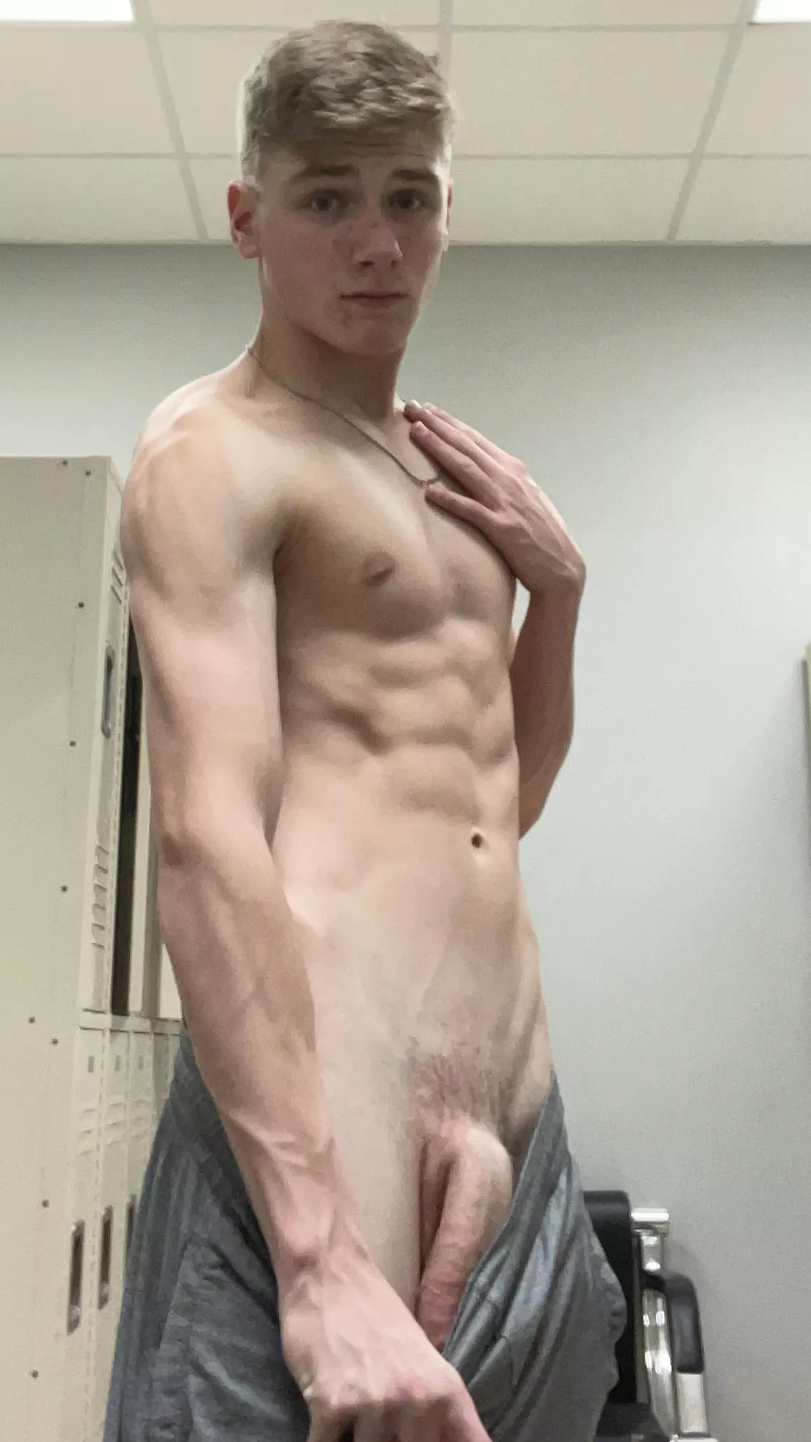 Would you be to distracted to workout? 😜