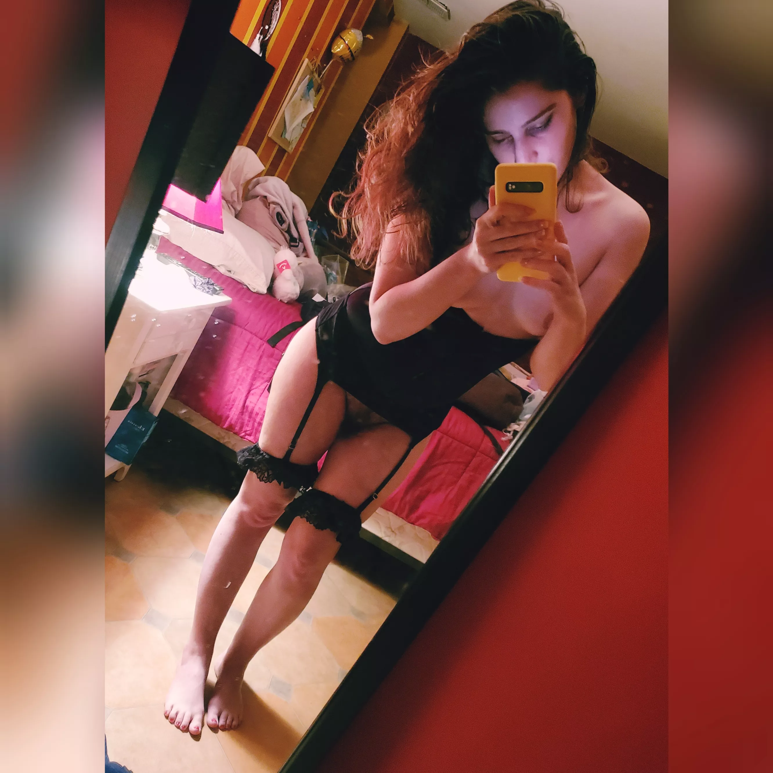 Would you live cam with a girl like me?