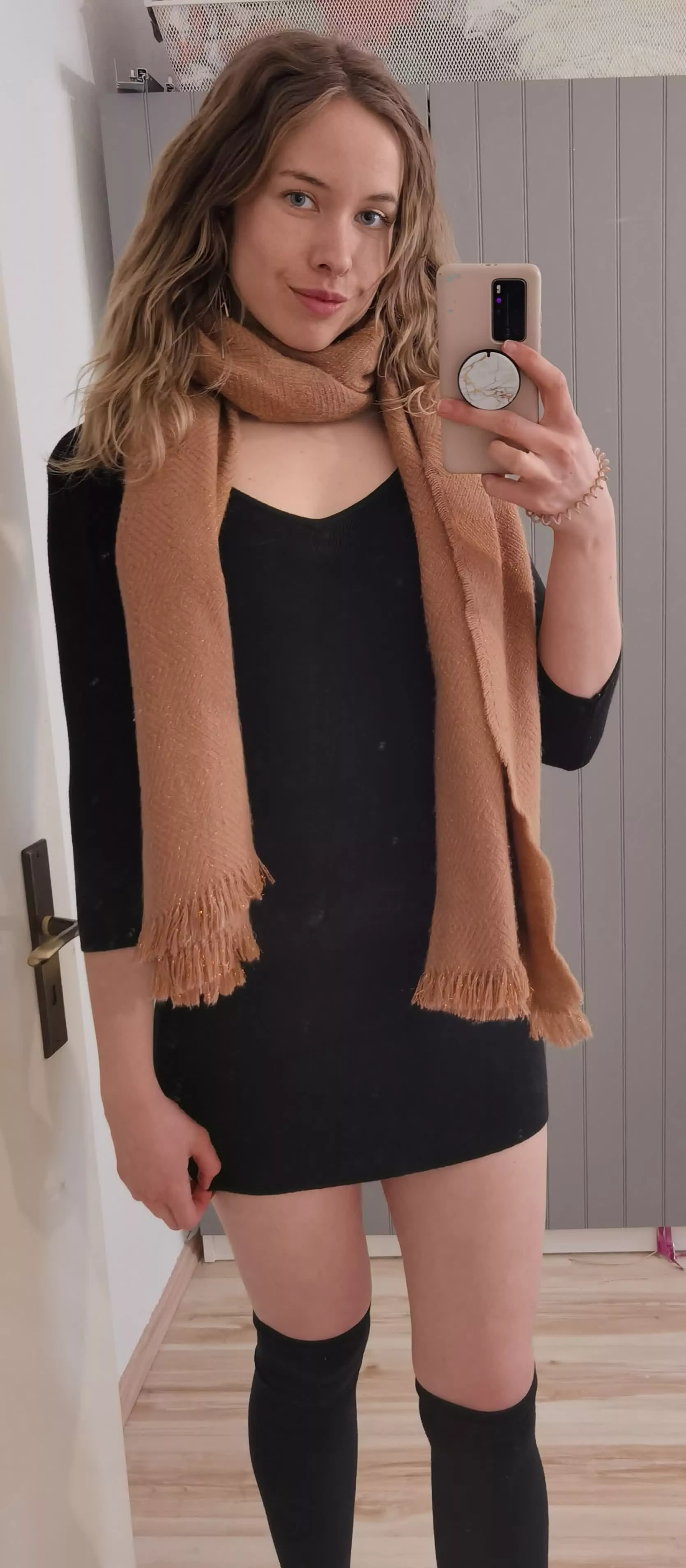 Yes or no to a tight dress with overknees?