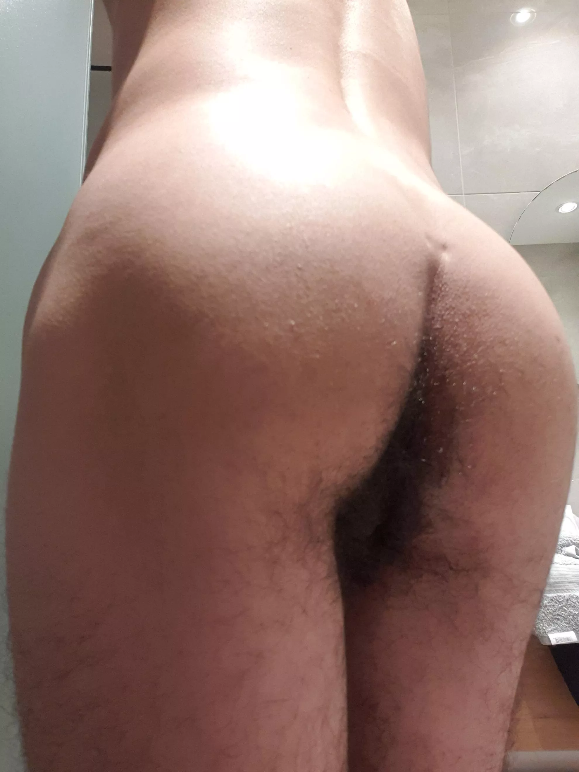 19 bottom that would love some dick pics🥰