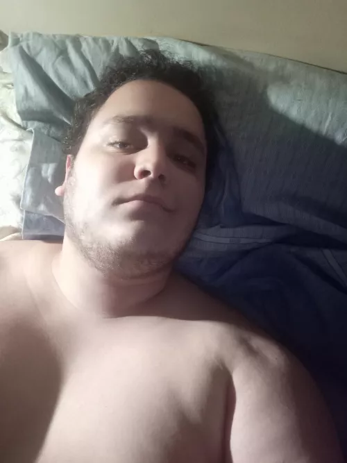 22 anyone wanna chat?