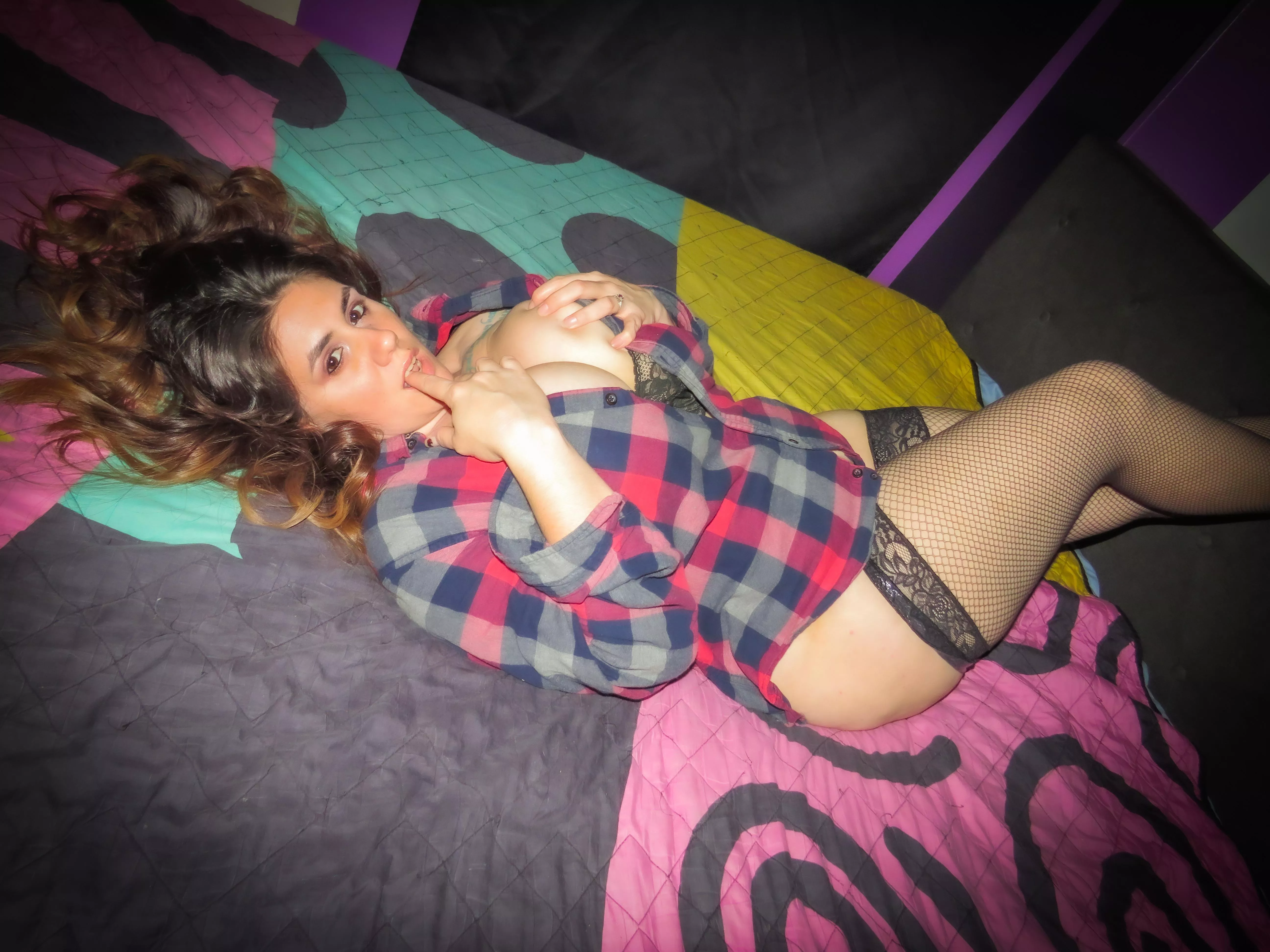 32 mama of four. I have 36k titties🤷‍♀️