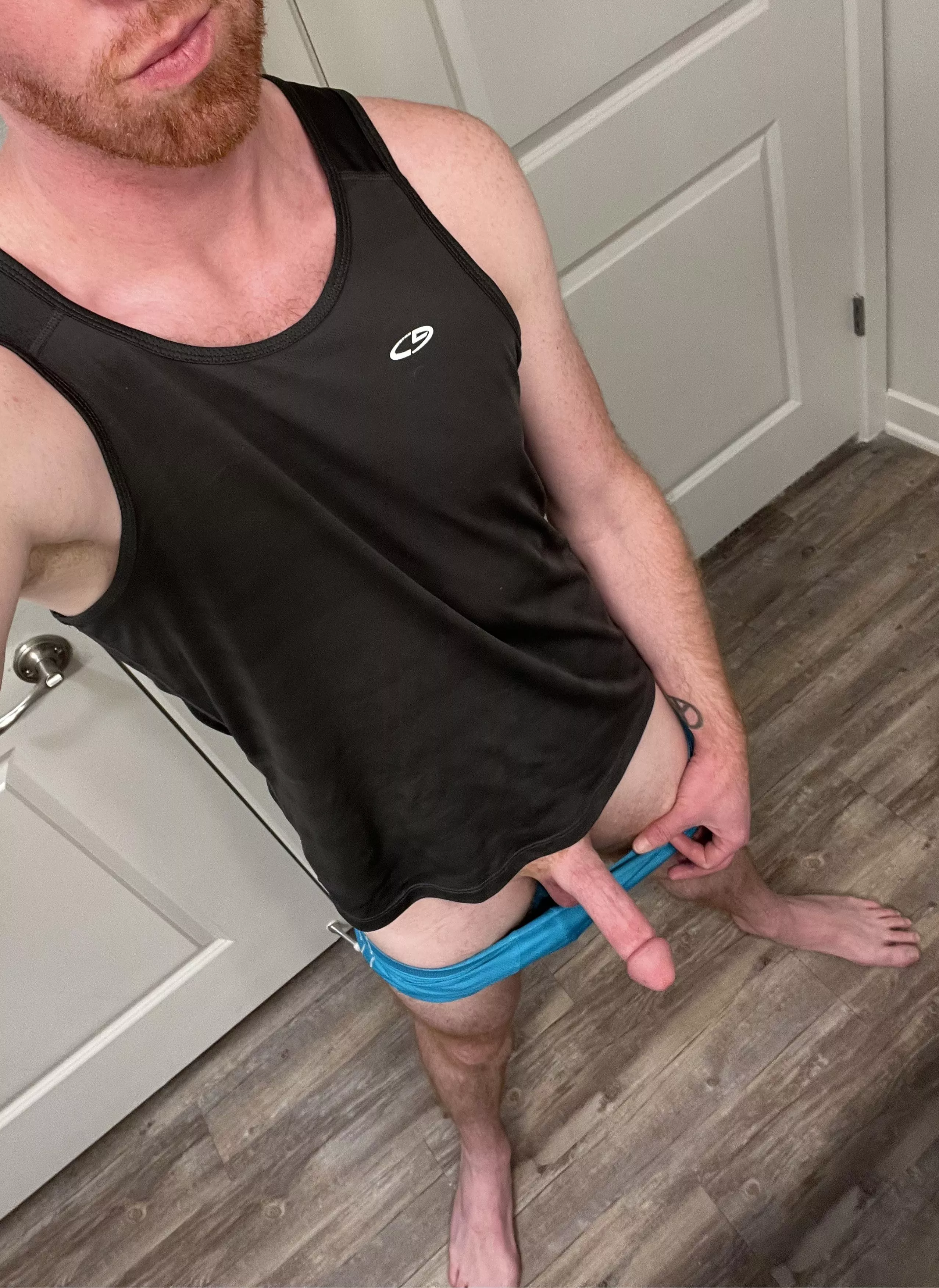 [32] Wood Morning Bros. Any Bi Buddies here into Ginger Guys & sharing pussy together?