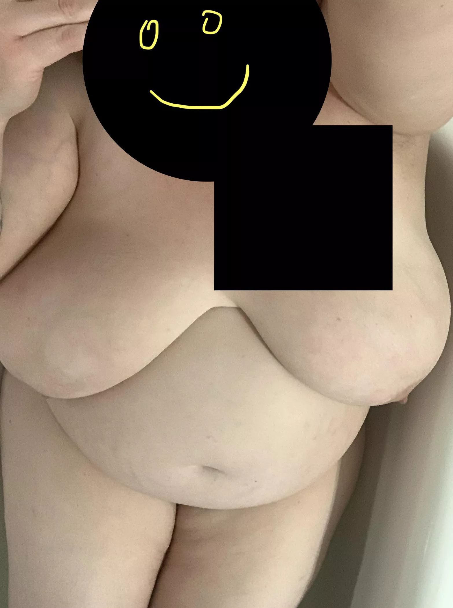 39 F, 240, 5’ 3”.