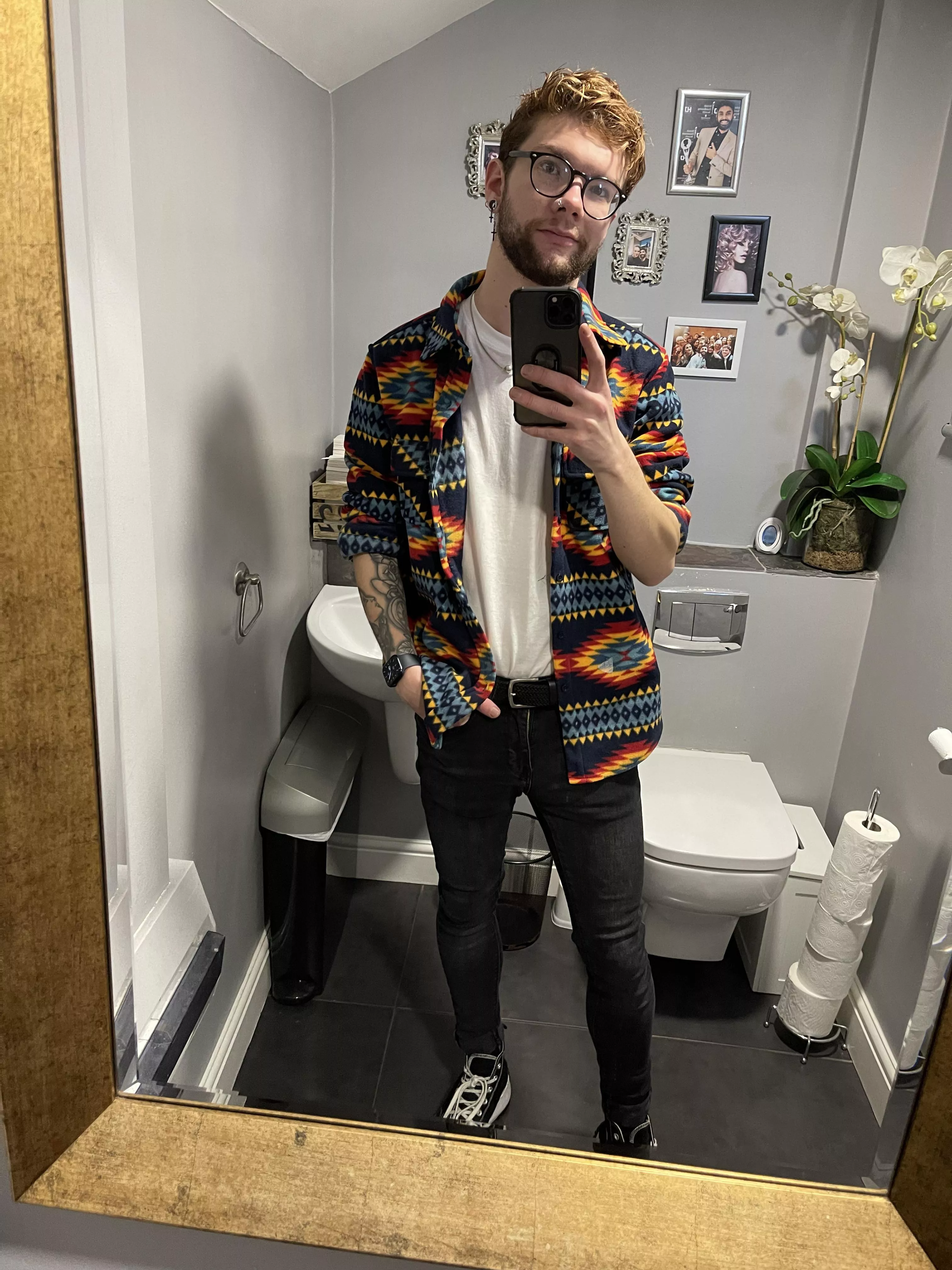 Another Selfie in the work bathroom 😂