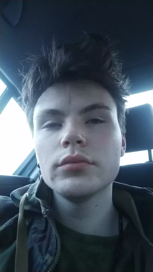 Anyone Wana be friends 👉🏻👈🏻🥺