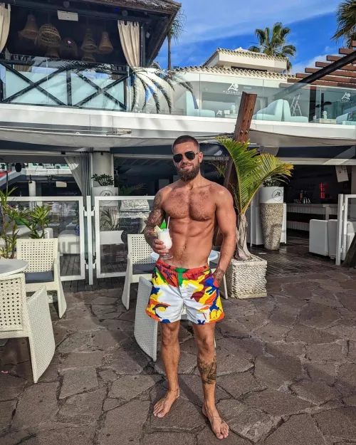 Beach bar vibes [29]