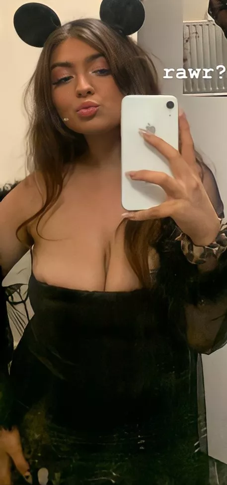 Chav with huge hanging tits