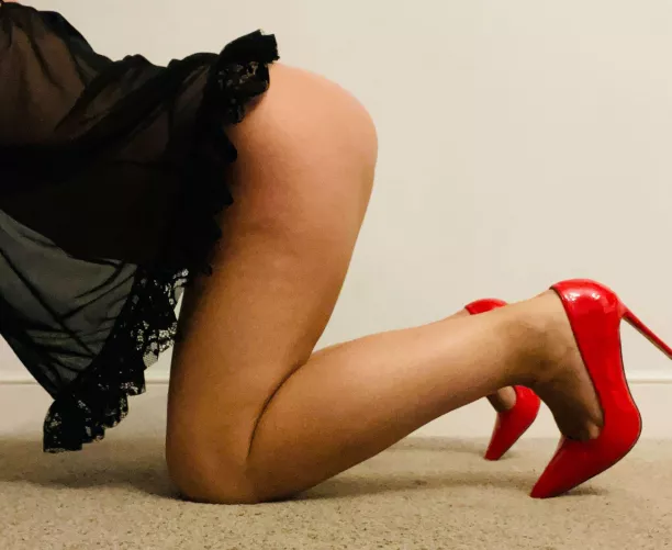 Could I convince you to fuck me while my hubby’s away? [image]