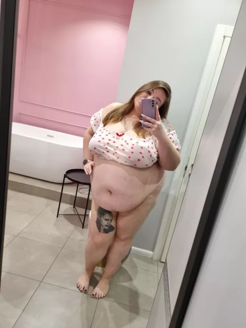 Do u like my big belly?