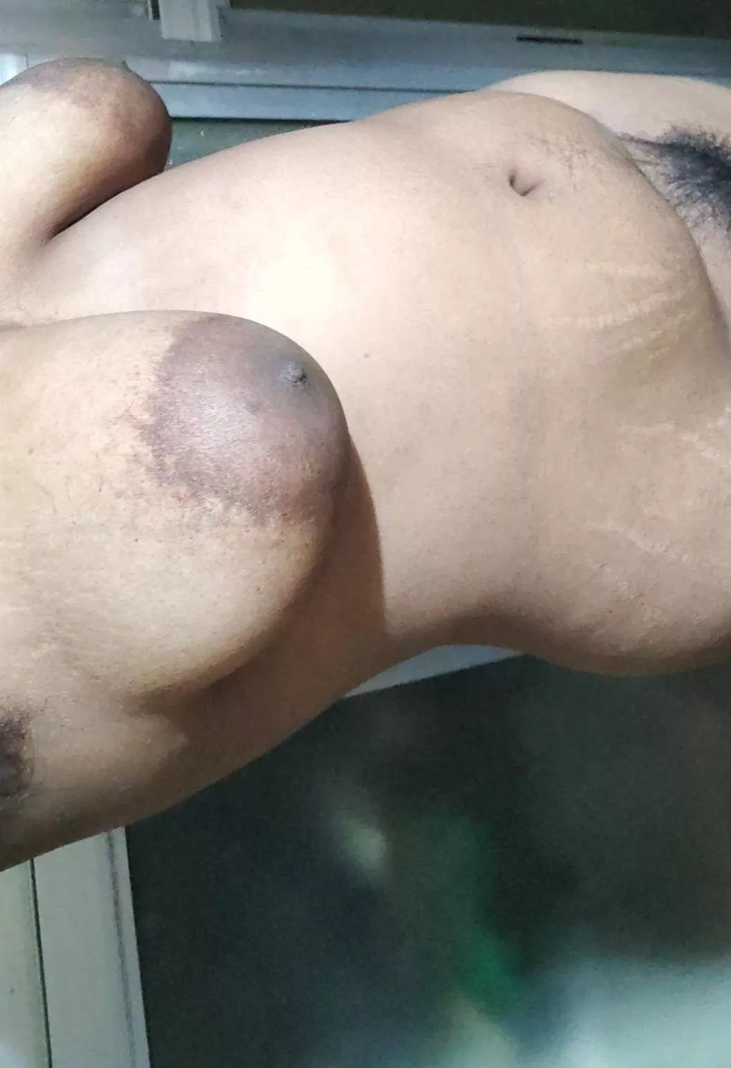 [F] 22, 82kg, 171cm Do I look older?