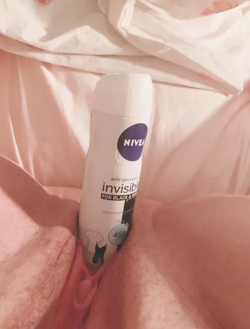 Fill my pussy up and make it gape please 😈