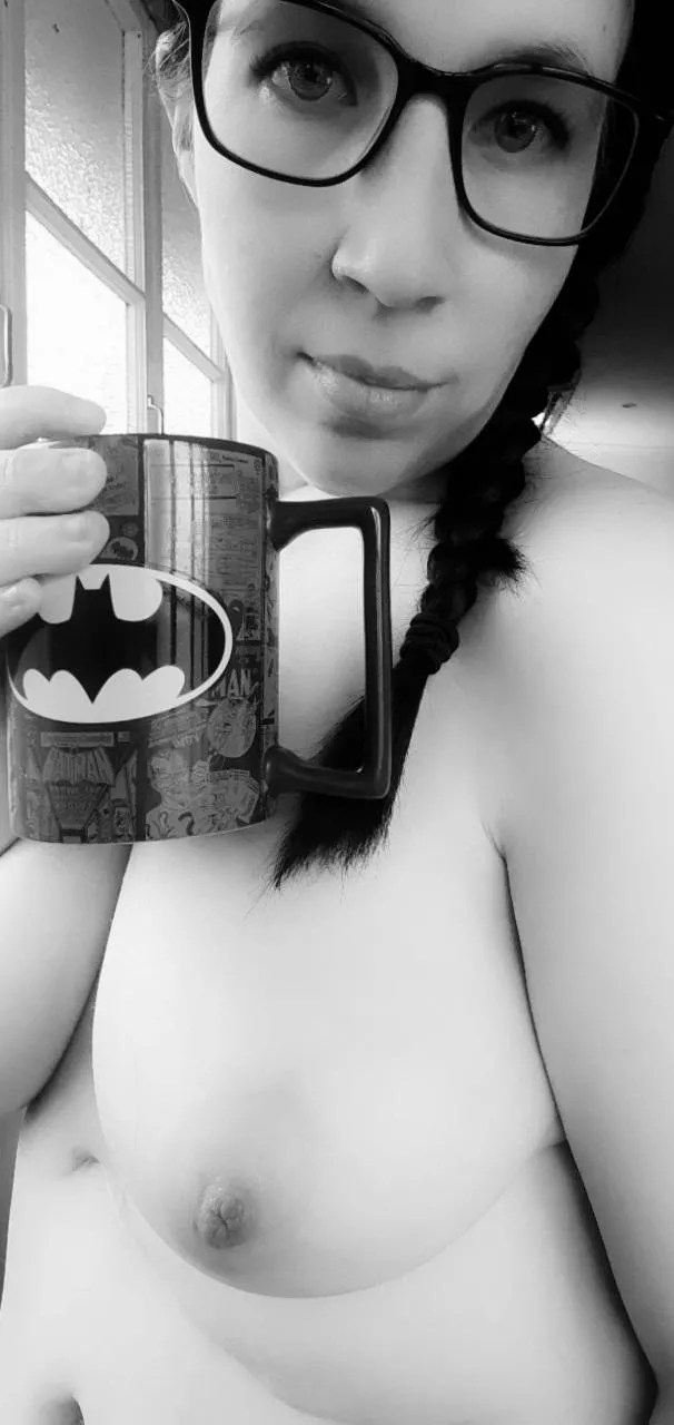 Good morning lovelies 😘 Gotta leave for work in 20 mins! Think we can throw in a quickie first? 😉