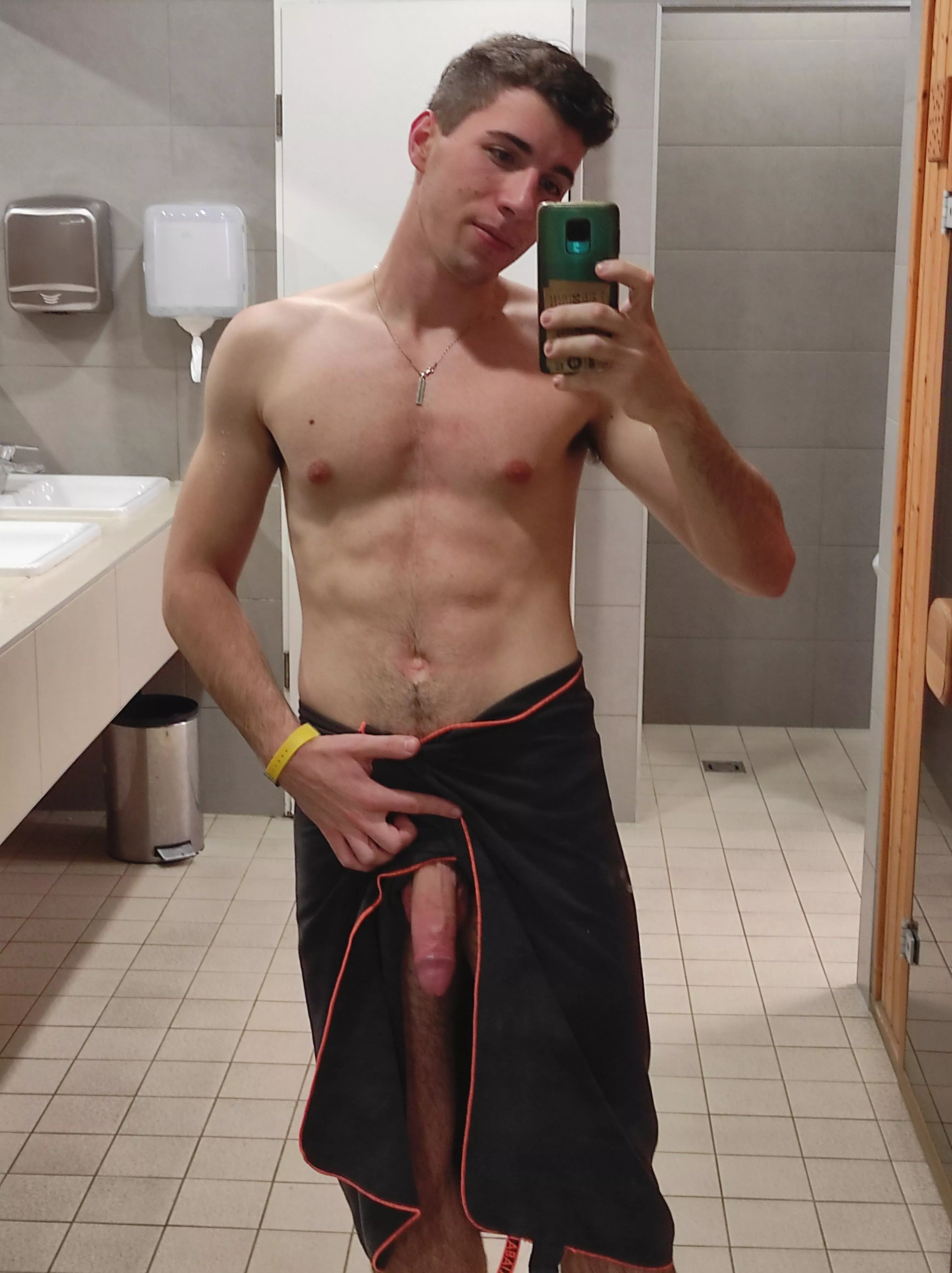 Heading into the gym shower, wanna join?😏