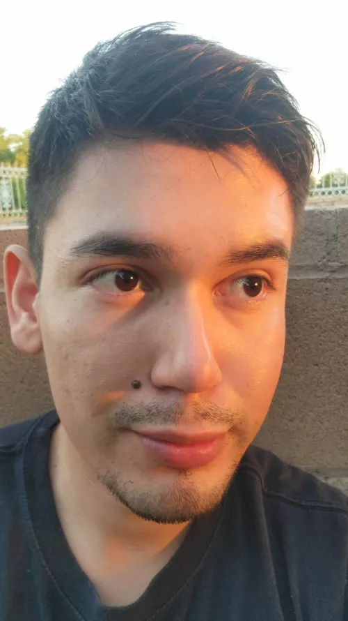 Hi! I like watching sunsets :3