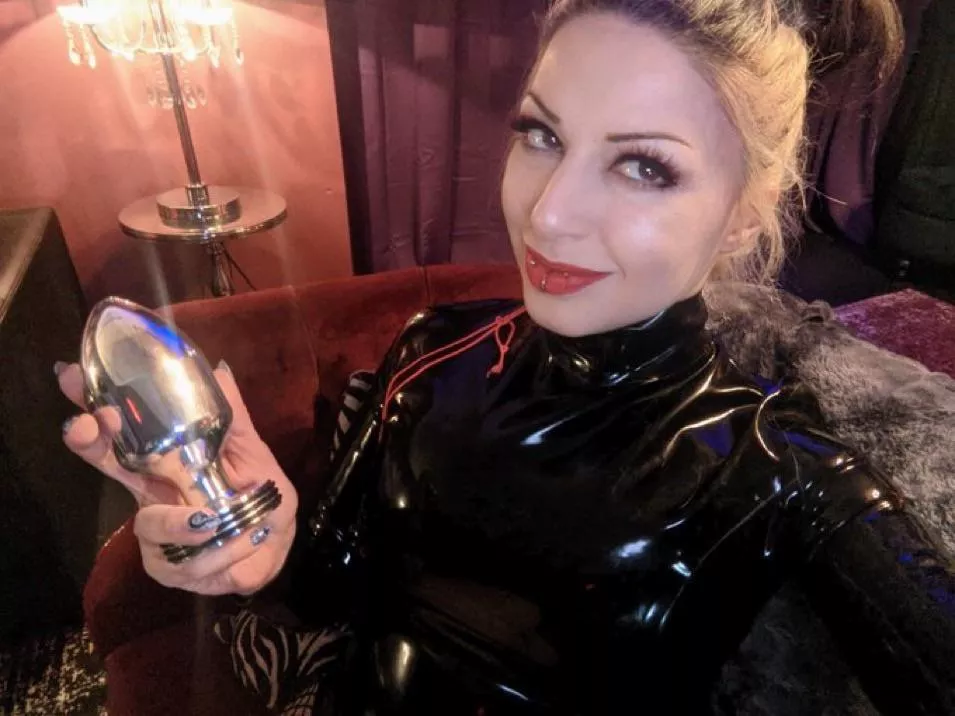 I know you wanna get locked and feminized👠💋💄💃