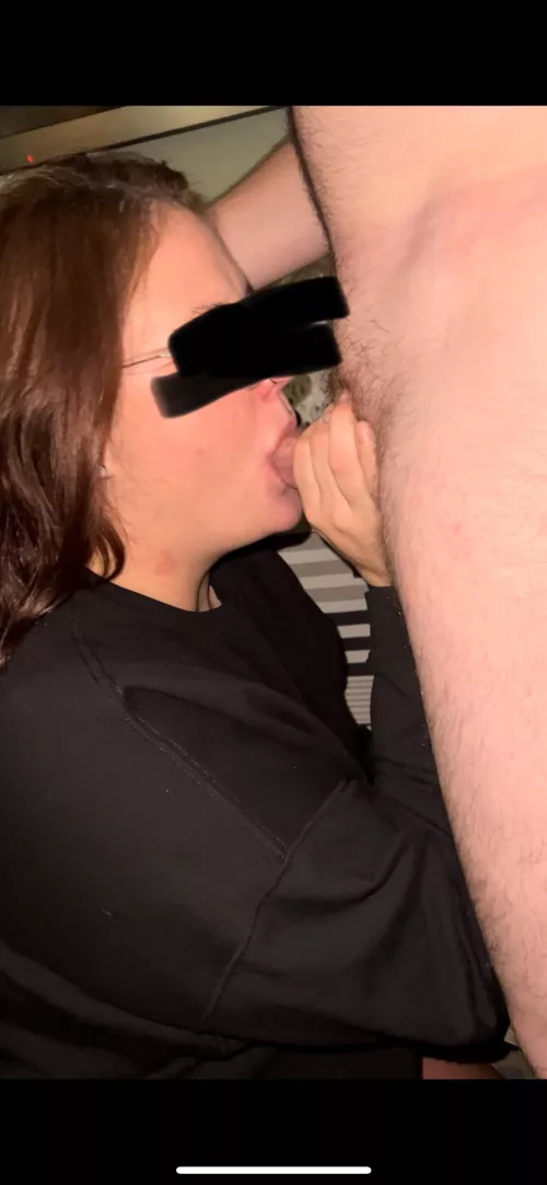 I need a bigger cock! Hubby’s not big enough!! The bigger the better F4M