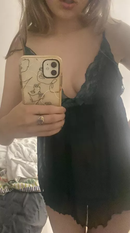 i want daddy’s bud and cock <3 (19f)