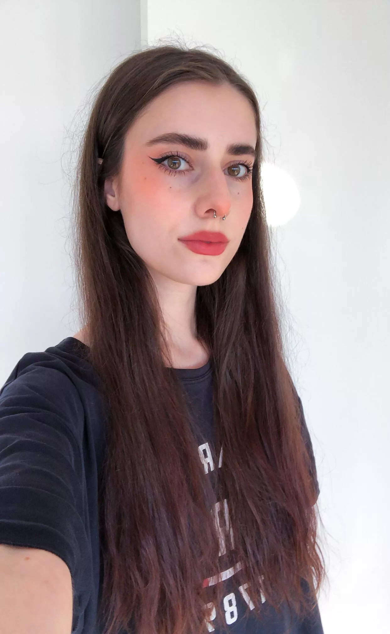 I want to cut my frizzy ass hair off 🧌