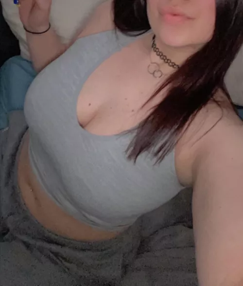 I wouldn’t be able to make eye contact with me either 😌