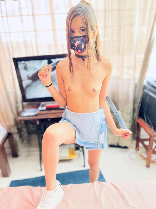 If you like my tiny tits you should come to kiss them 19F