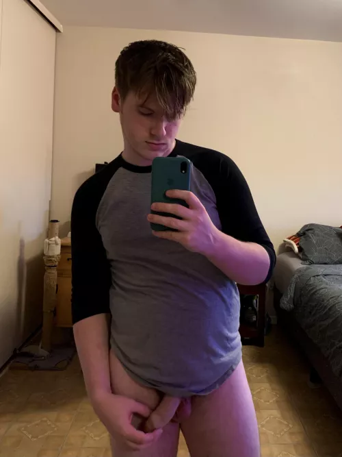 It’s a no pants kind of day 👖