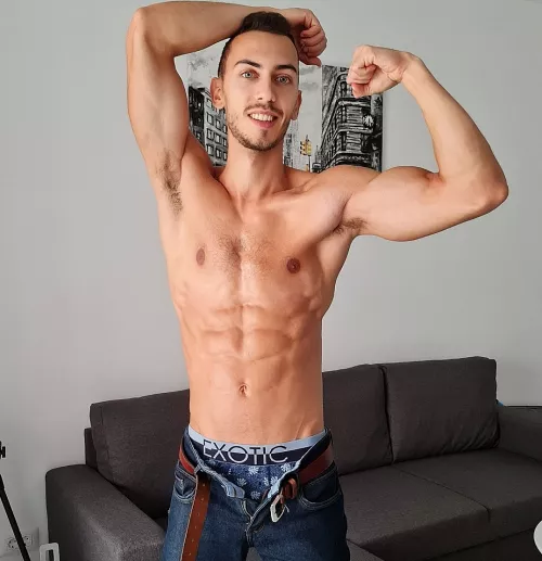 Look at my Hairy Pits!