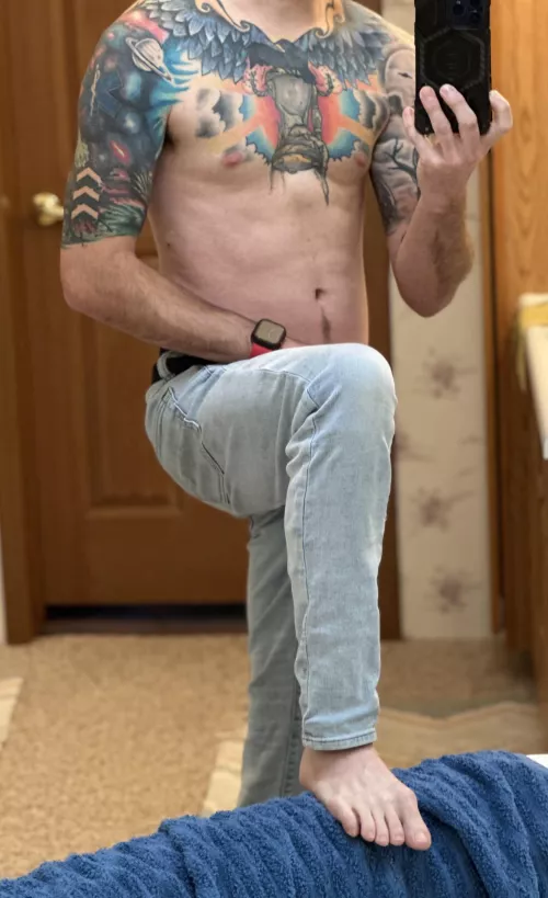 Metal and feet pic kinda morning 🤘