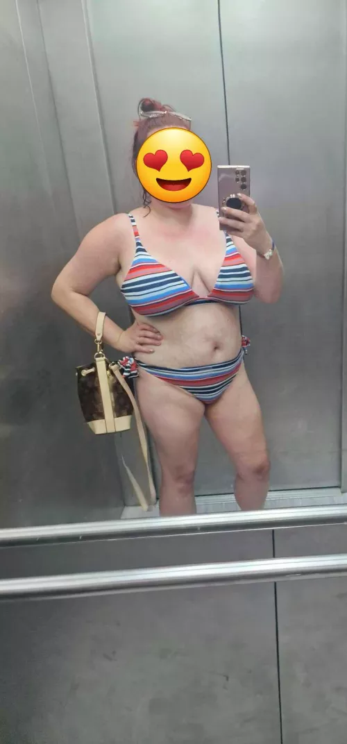 Mombod on holiday