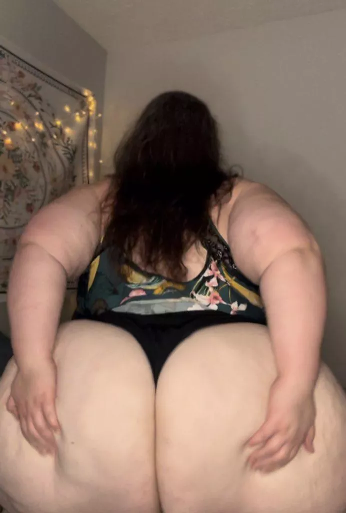 my favorite day of the week 🍑🍑