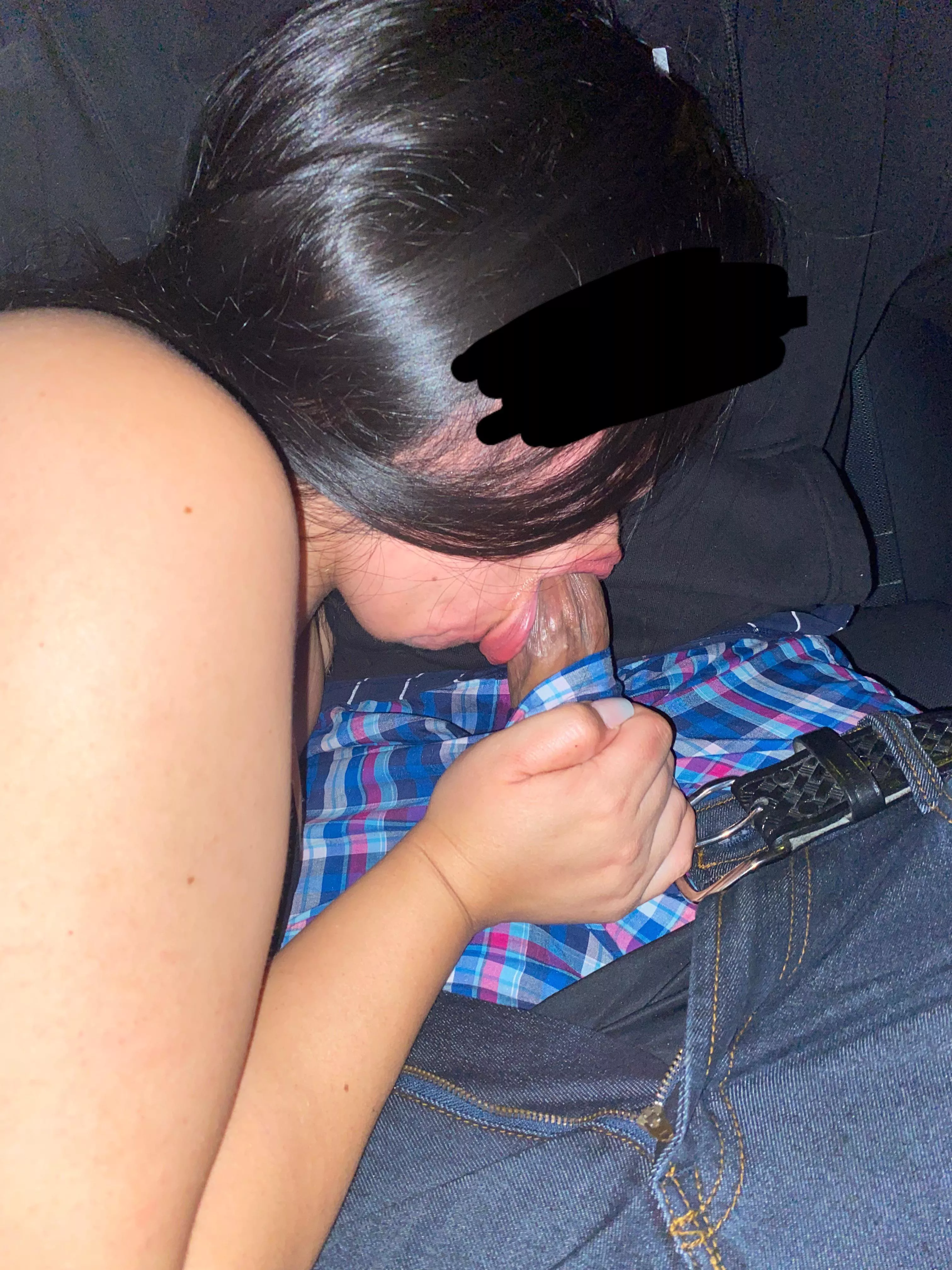 My lovely wife (23f) sucking in the backseat of the car 🔥