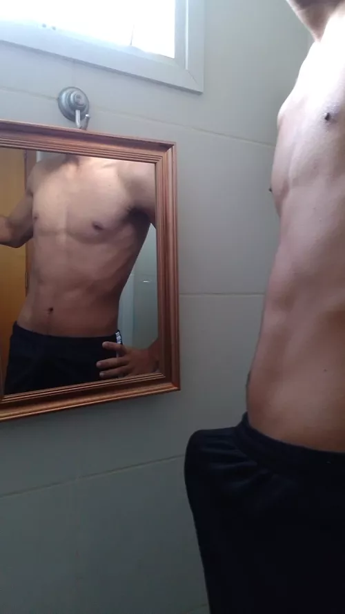 Quite new here! Just a simple pic from a new short i got