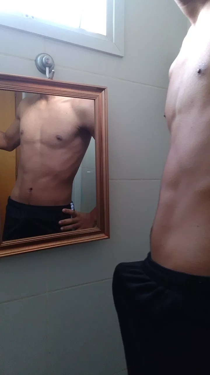 Quite new here! Just a simple pic from a new short i got