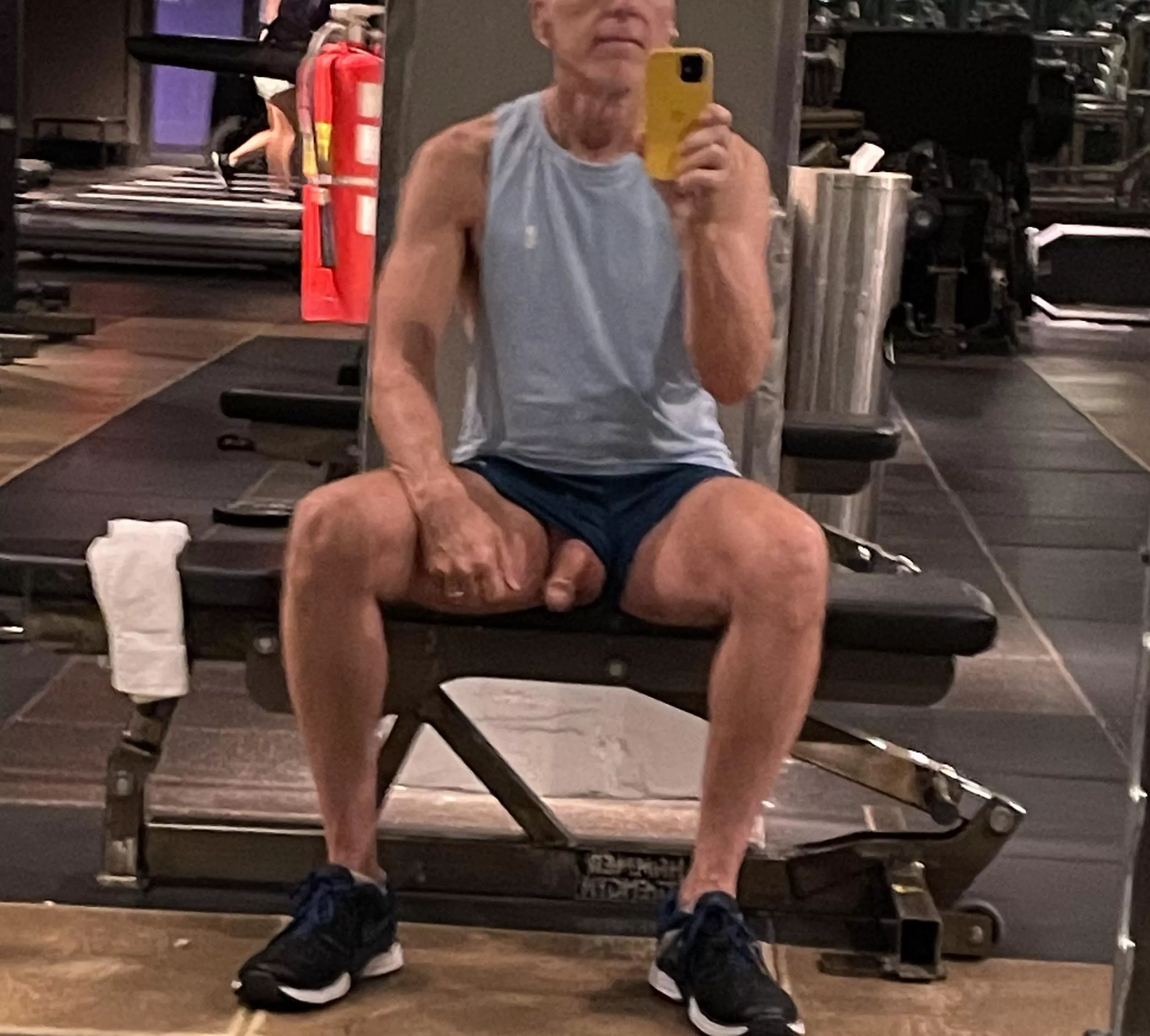 Resting between squat sets (58)